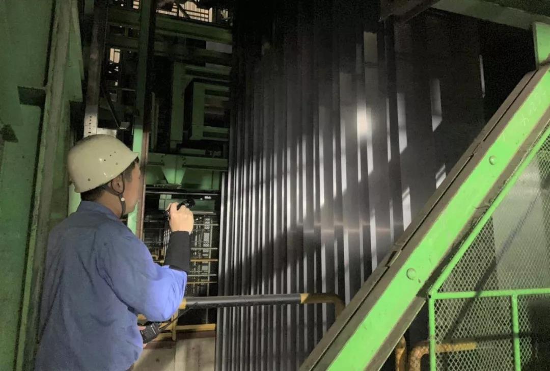 武鋼有限成功研制0.15毫米極薄材3.jpg 武鋼有限成功研制0.15毫米極薄材3.jpg